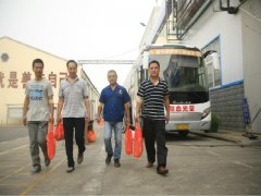 “我獻(xiàn)血，我光榮”