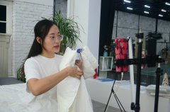 服務(wù)“夜”態(tài)，創(chuàng)造商機(jī)！英儂魏經(jīng)理如是說(shuō)